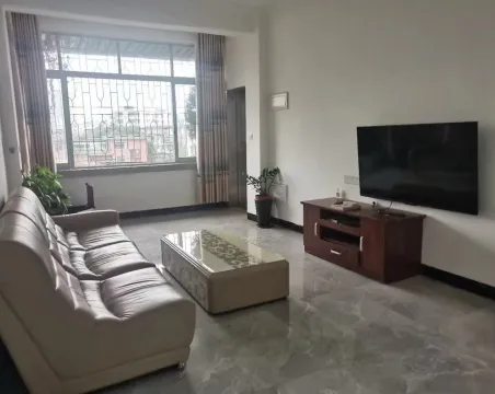 新花街3室1厅1卫精装