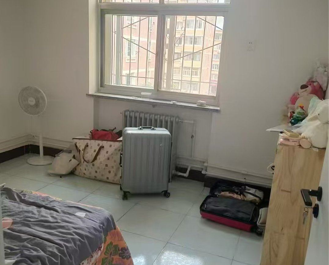 新华村,2室1厅1卫1阳台75㎡,阔绰客厅,超大阳台1