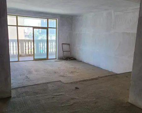 名都大厦3室2厅1卫毛坯