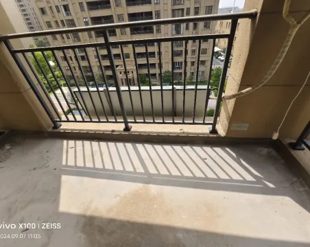 金悦理想城3室2厅1卫毛坯