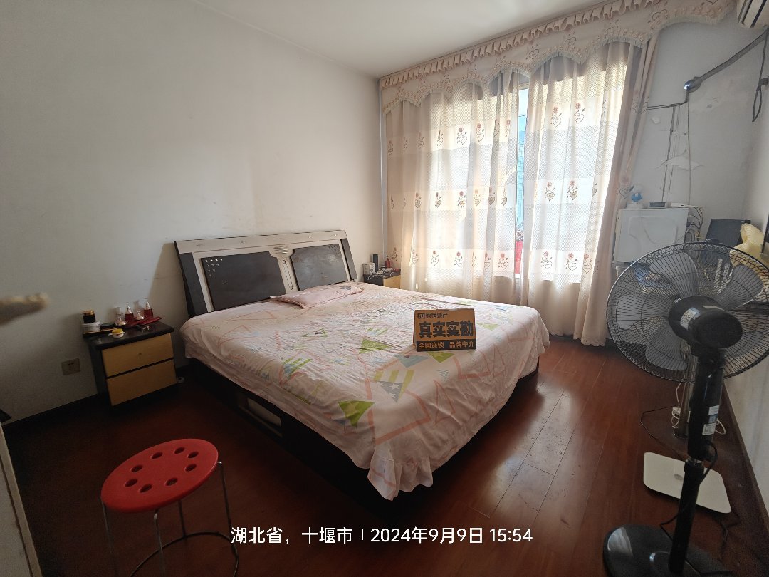 祥安花园,汽配城祥安花园  可以做4室楼顶还有50平左右院子和两个房间3