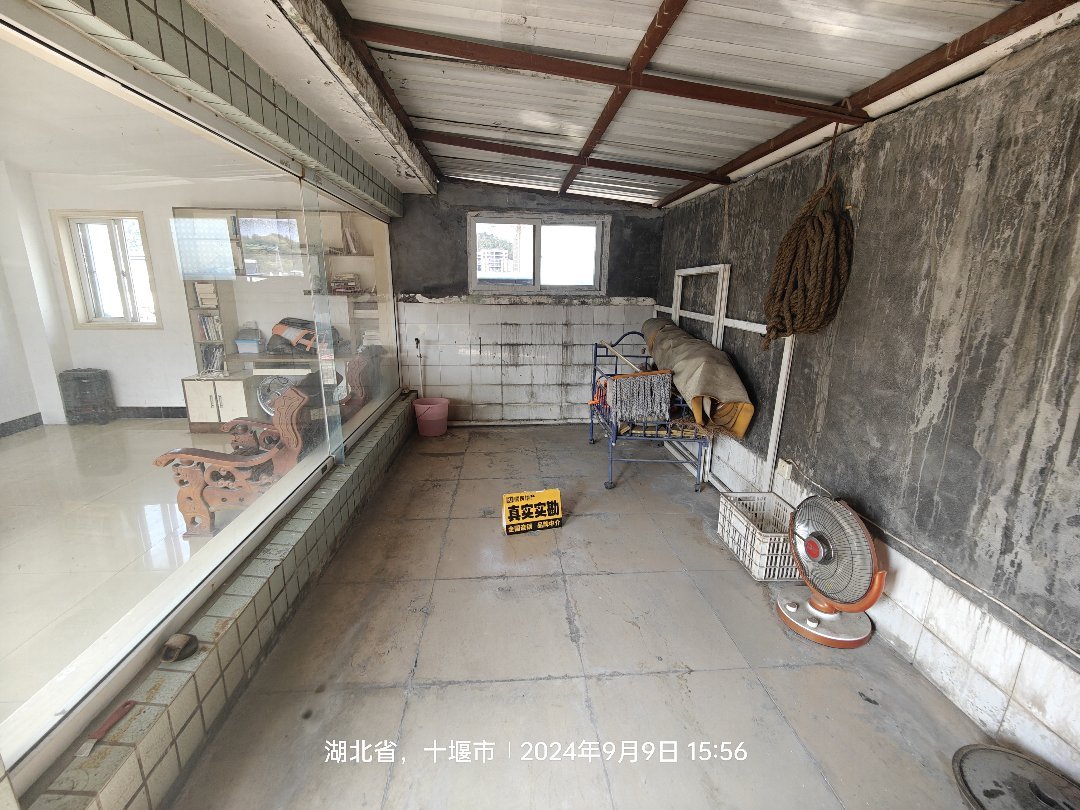 祥安花园,汽配城祥安花园  可以做4室楼顶还有50平左右院子和两个房间10