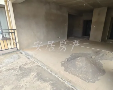 锦辉逸城4室2厅2卫朝南毛坯