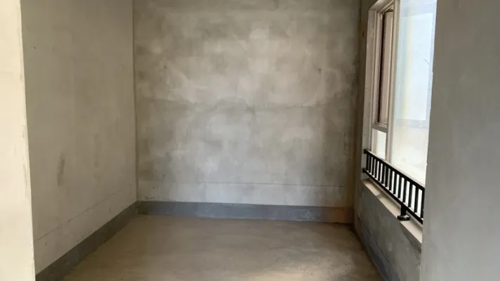 河东滨江河畔113㎡4室2厅2卫2阳台毛坯，好房出售