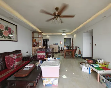 春州雅苑3室2厅2卫朝北精装