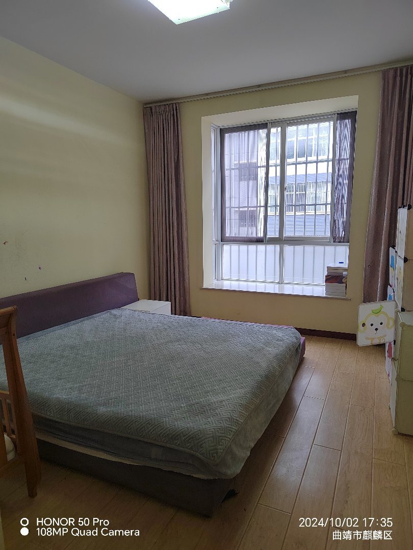 单元房3楼，精装3室2卫，实木家具，品牌家电-盛世锦华东江花园二手房价