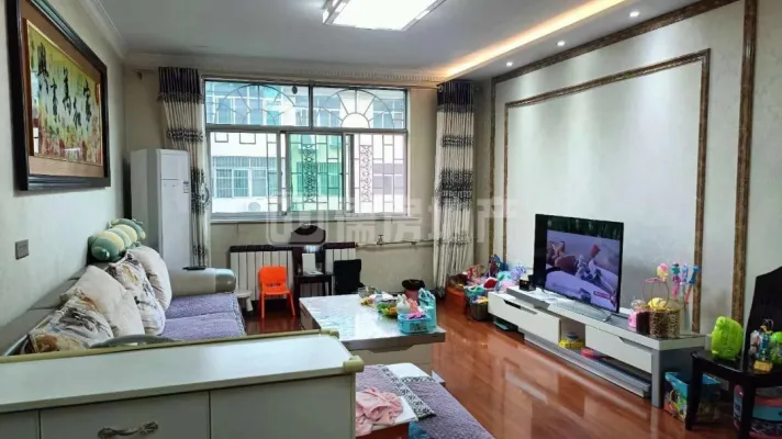 经济小区，三室两厅，简装，采光很好
