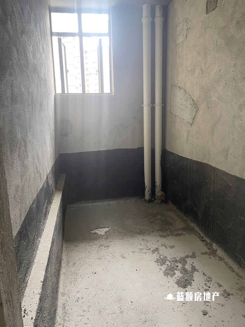 右江区右江毛坯5室2厅2卫二手房出售5