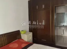 赛格特139平方三室两厅两卫，车库另卖