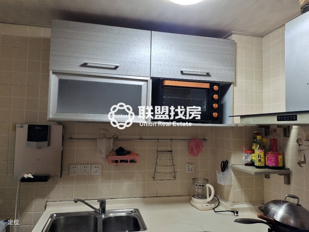 龙凤嘉苑,龙凤嘉苑三房出租，交通便利，楼下就是超市，出入方便6