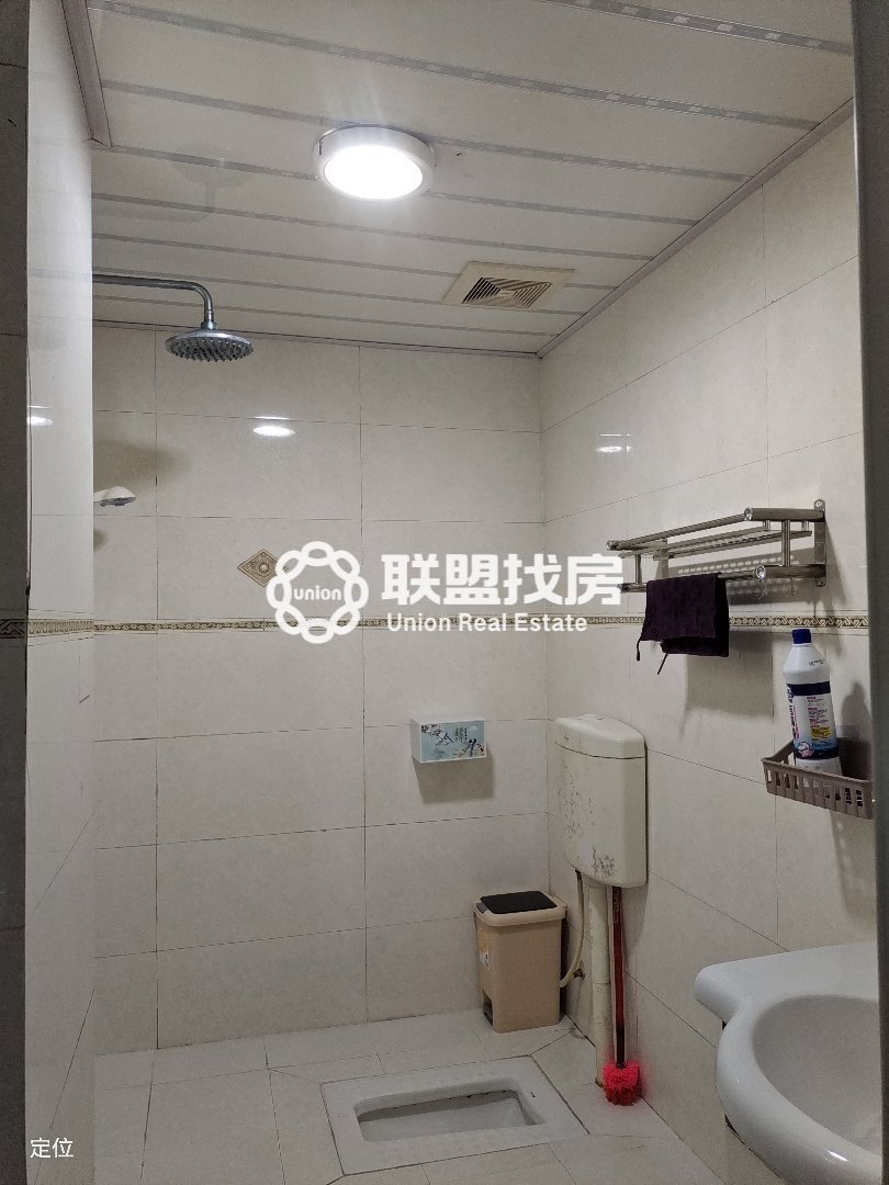龙凤嘉苑,龙凤嘉苑三房出租，交通便利，楼下就是超市，出入方便8