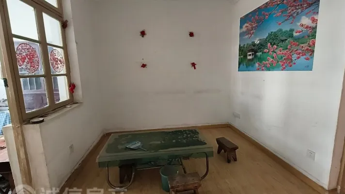 急售楼层采光户型都好精装拎包入住价格能谈购物交通方便