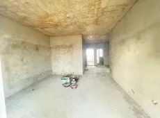 望城区|中鼎江岸花城4室2厅2卫出售