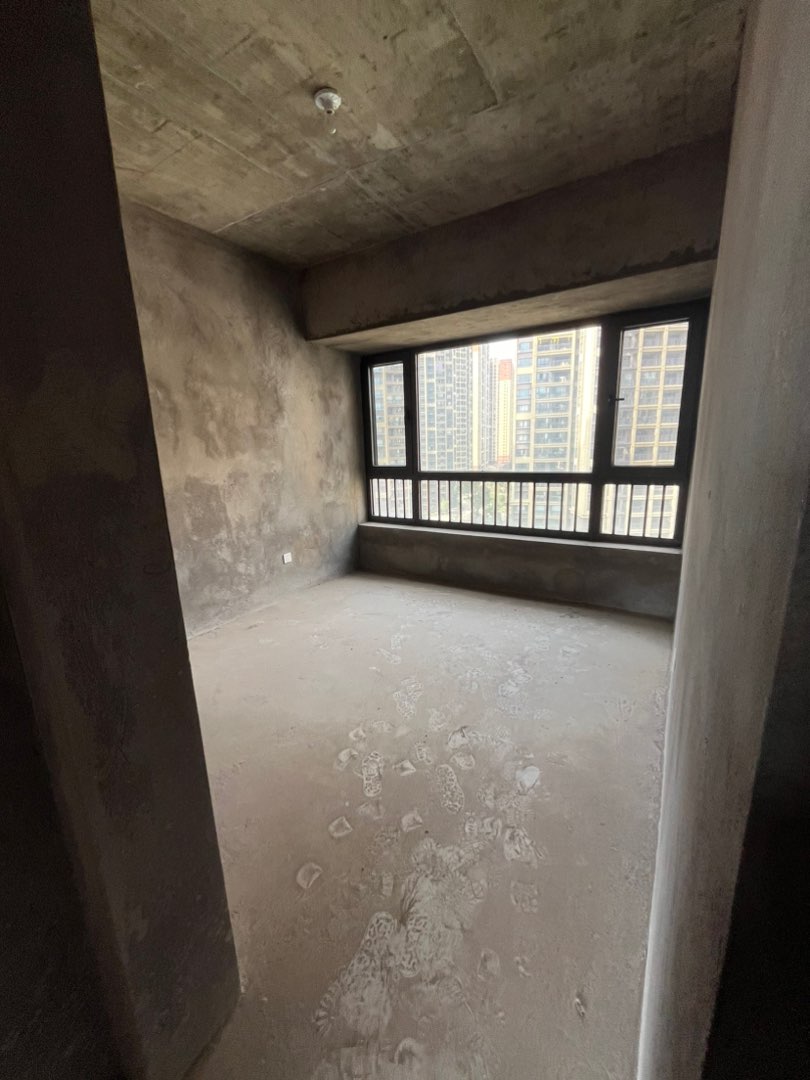 麒麟区南片区毛坯3室2厅2卫二手房出售10