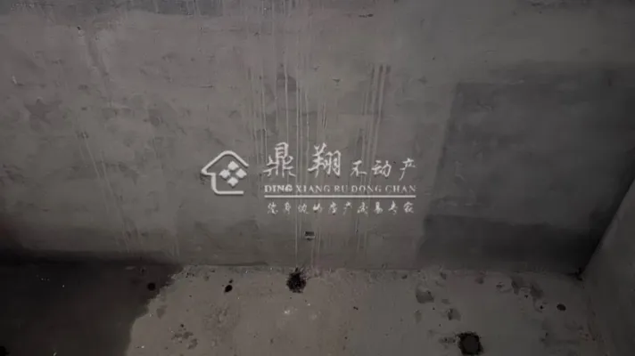 富力排房，位置好，诚心岀售