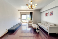 财富中心公寓2室2厅2卫1阳台高档家私电，设施完善！