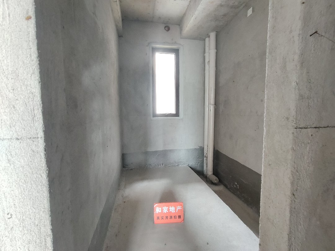 融信中骏学院府,南北对流双阳台，中间楼层，学院府4