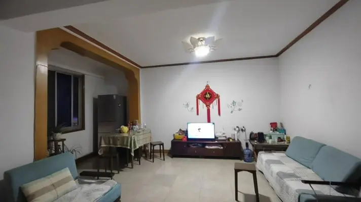 现代花园C区 温馨两居室 中间楼层 个税 房东诚卖