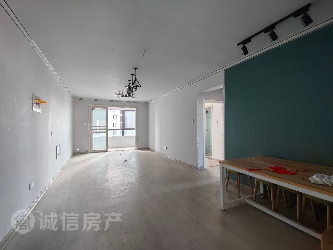 CBD万达广场,CBD万达广场好房出售！此房两证全！房主急售，价格可议！4