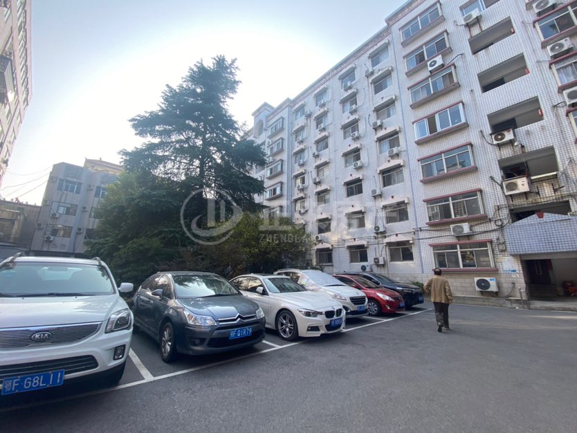 大西街中国银行家属院,大西街家属院 小区免物业停车方便15