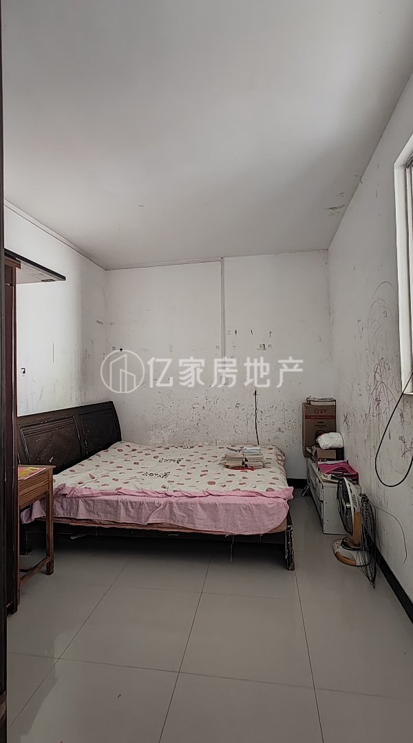 容县城南精装3室1厅1卫二手房出售11
