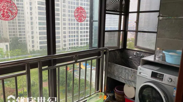 天茂城市广场 2室2厅1卫 精装 85万