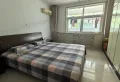 三室向阳，大平层，有车库。证过五。3