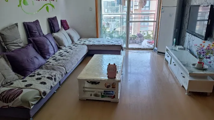 铁路中心医院附近，三室精装
