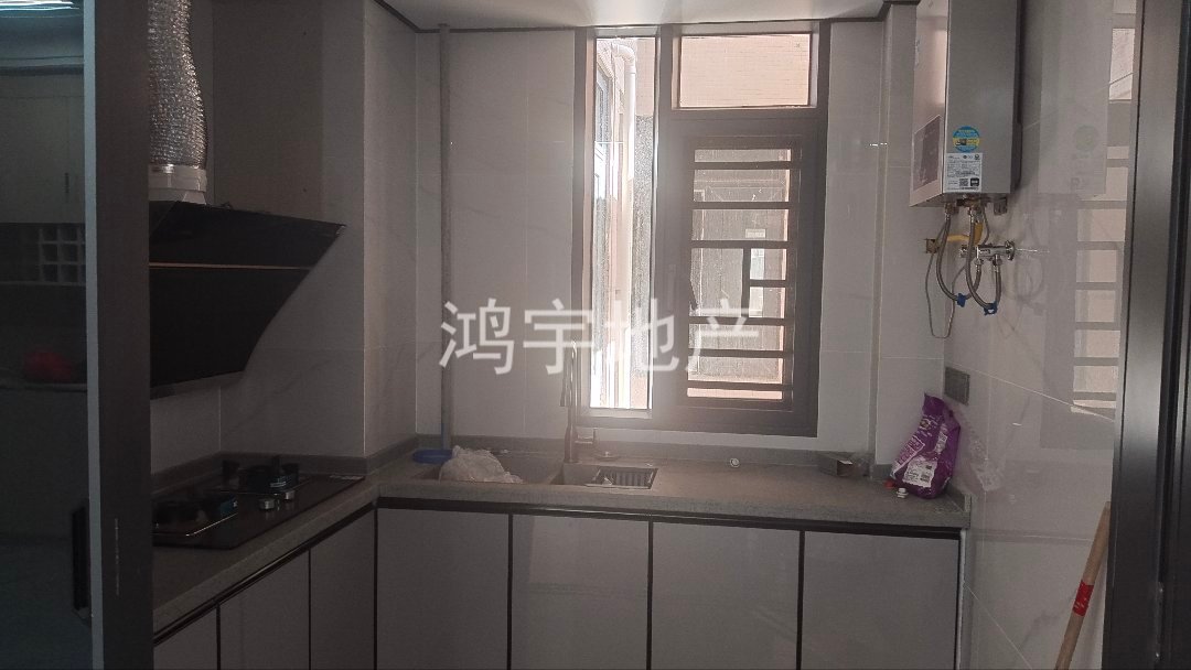 山水国际,山水国际三房精装修未入住，房东外面置业！随时看房2