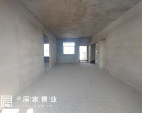 鑫园未来城3室2厅2卫毛坯