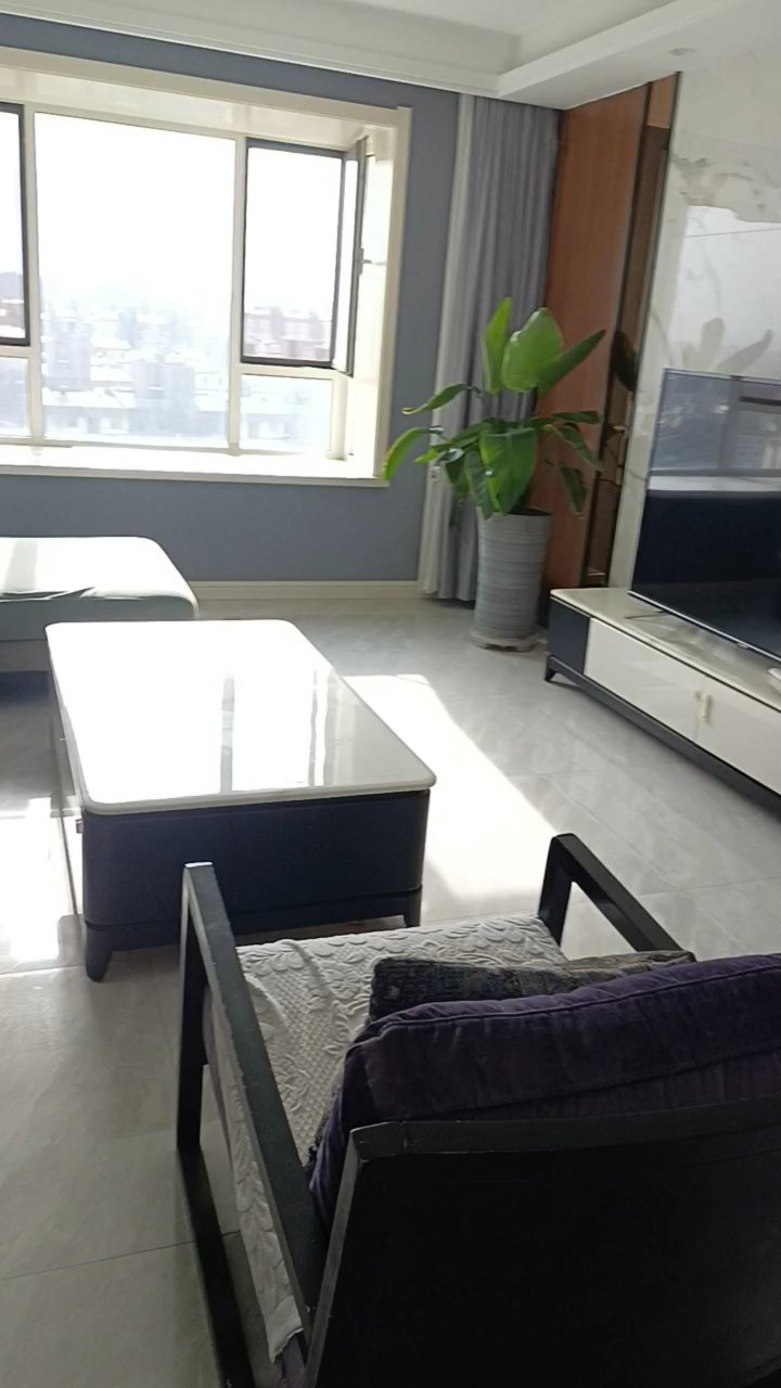 原州区城南精装3室2厅1卫二手房出售1