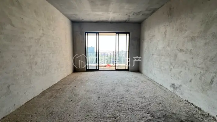 万盛华府，130平方4房两厅，向南居，售53万