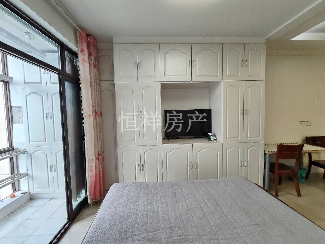 东方不夜城,市中心电梯小套住家房5