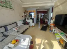 玉龙县|万隆家园3室2厅2卫出售