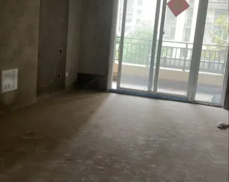 滟澜公馆3室2厅1卫毛坯