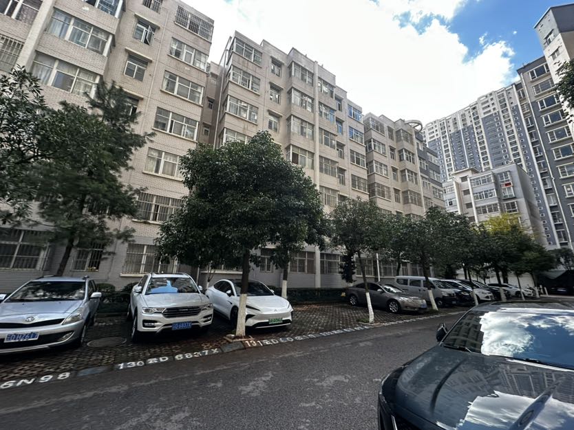 麒麟区东片区毛坯4室2厅2卫二手房出售18