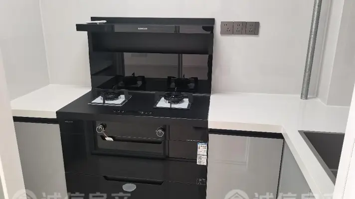 广源缤纷城精装3室2厅1卫1阳台，交通便利，