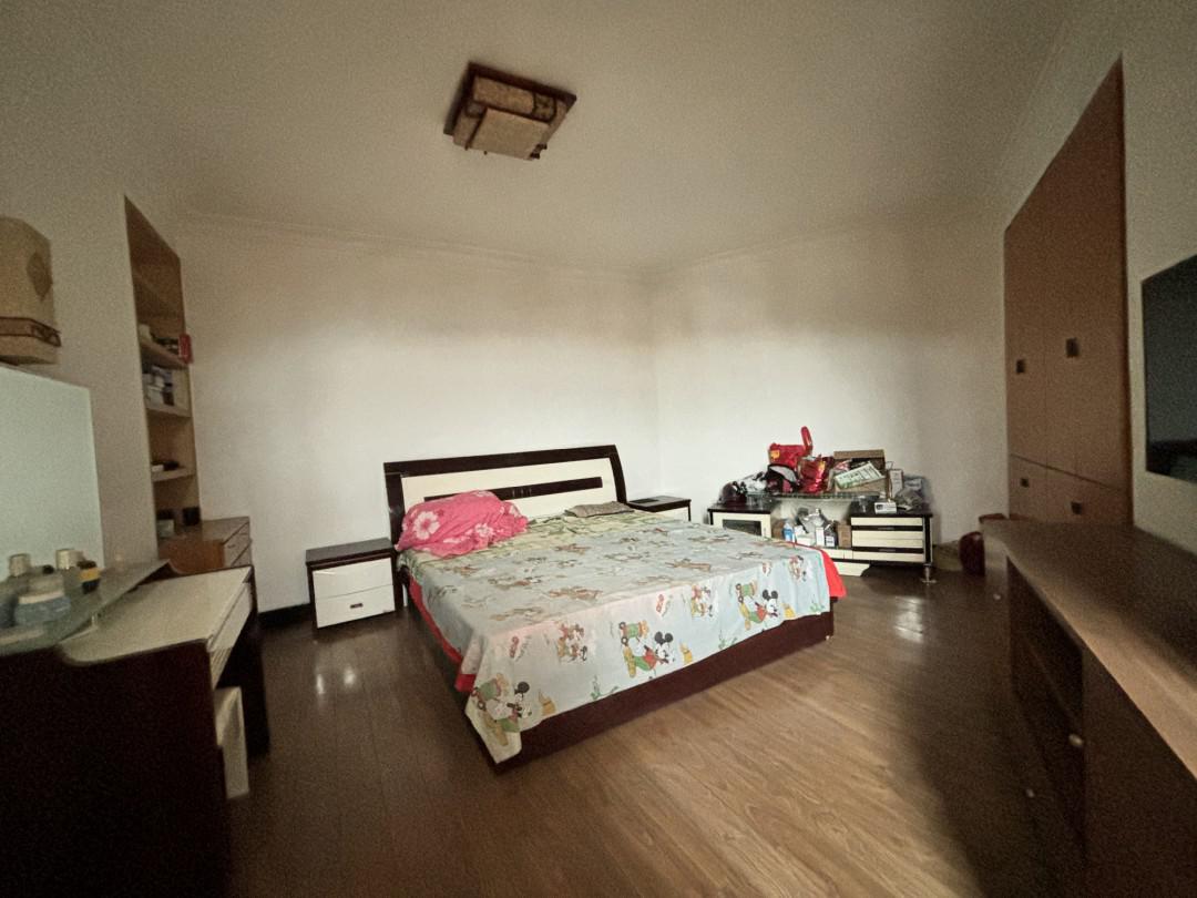 珍珠寺,东锅小学正大门，出路好，精装7