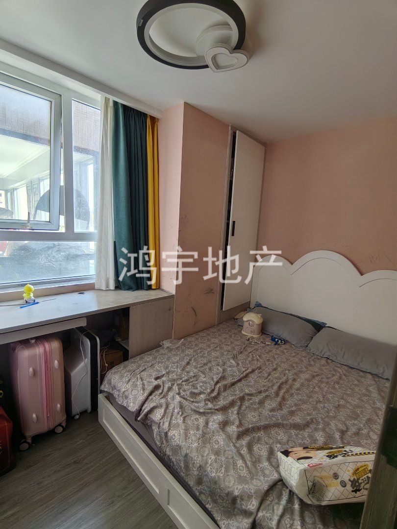 山水国际,山水国际前排复试楼，面超公园9
