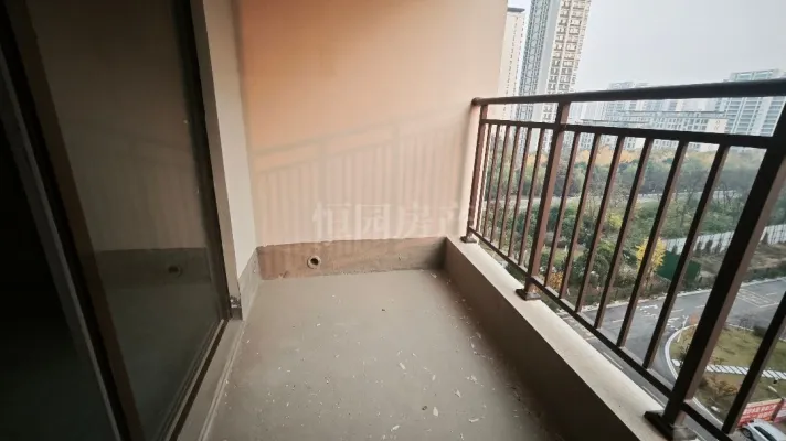 全天无遮挡市中心，交通便利