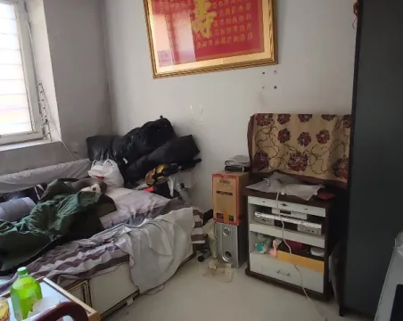 三小1室1厅1卫朝西普通