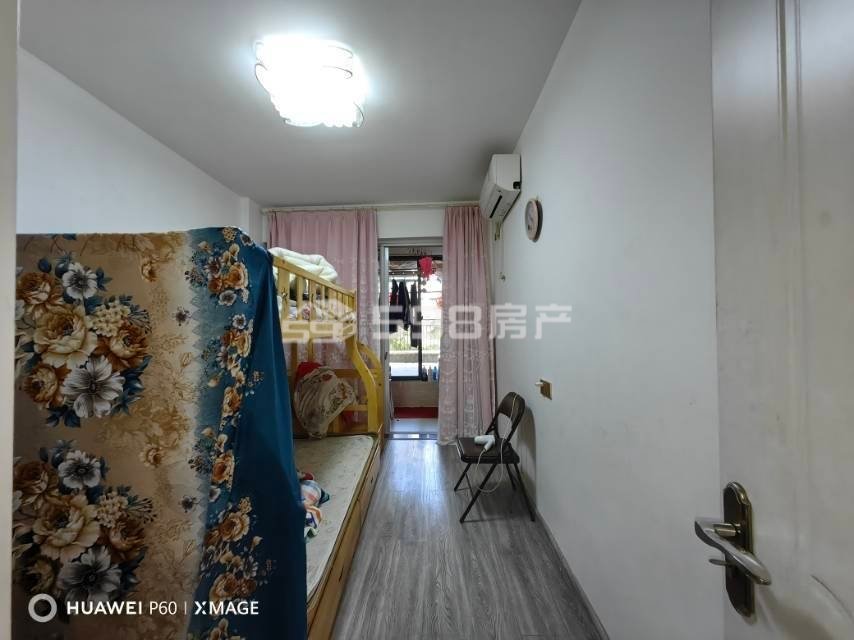 水榭新城,水榭新城，带露台，3室2厅，90万2