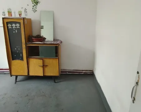汽车六厂家属院2室1厅1卫朝南北普通