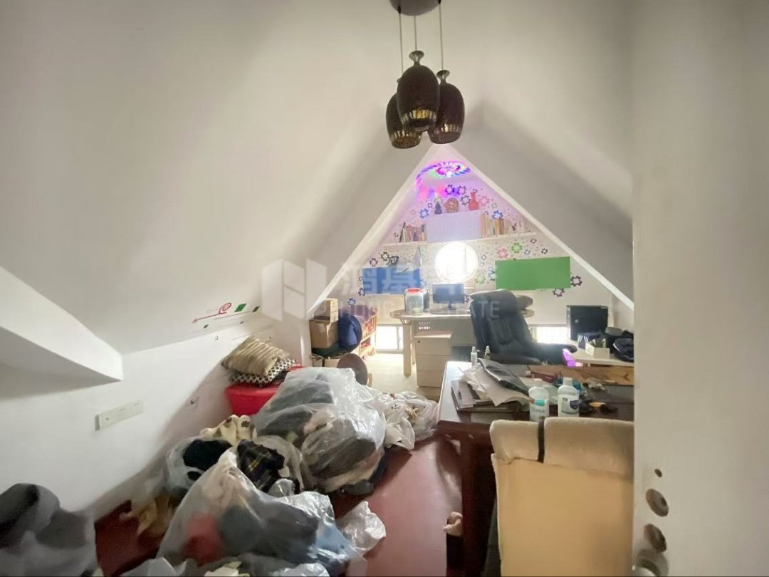 幸福时光一期,幸福时光一期超好的地段，住家舒适10