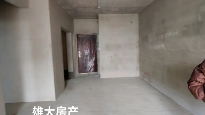 三星半月电梯房毛坯三室两厅一厨一卫