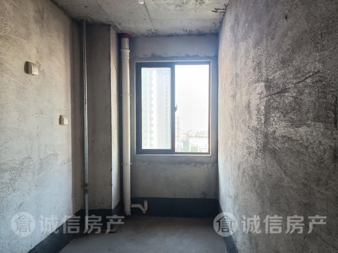 恒福新城,边户南北通透，采光好，房产证办理好了6