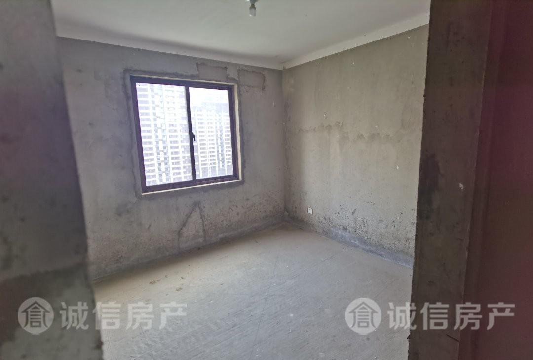 恒福新城,边户南北通透，采光好，房产证办理好了4