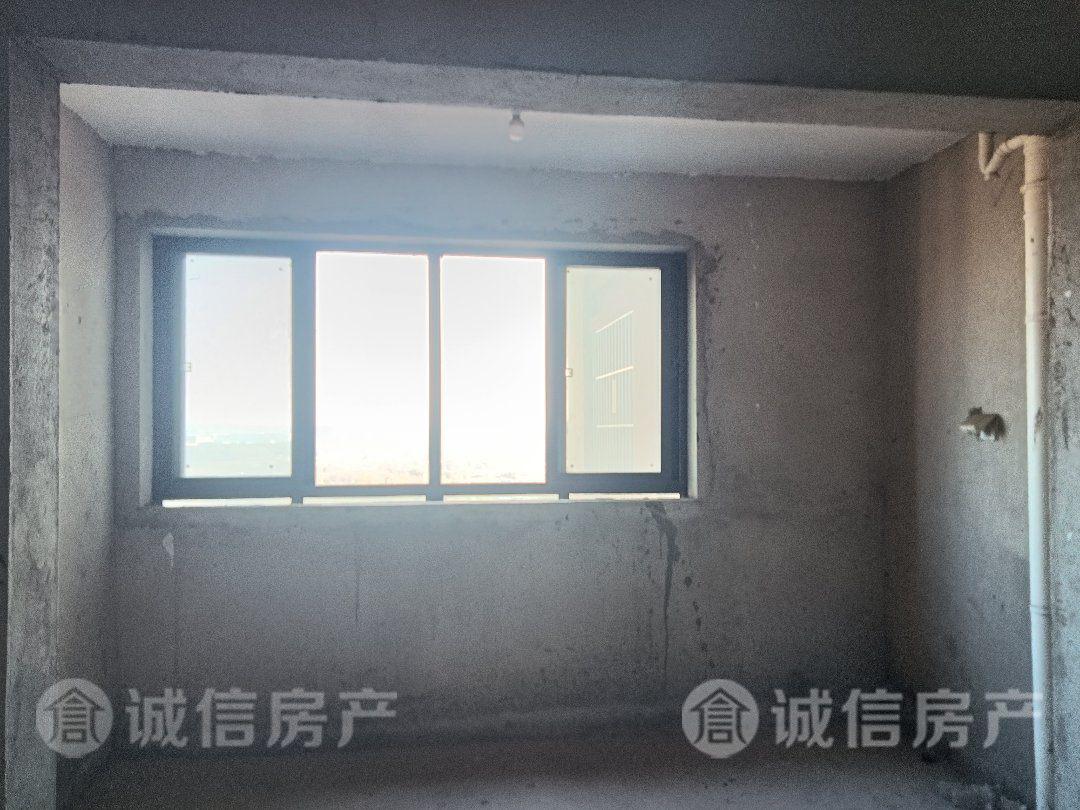 恒福新城,边户南北通透，采光好，房产证办理好了8