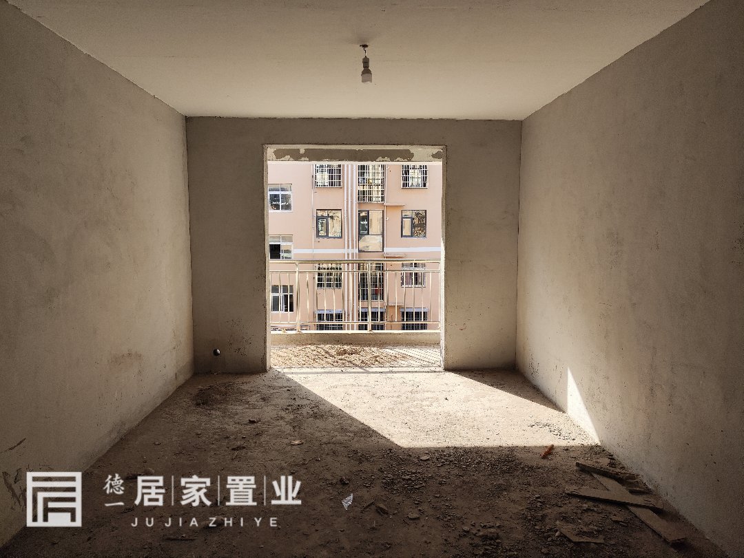 竹苑小区,实小北校区，单价低，楼层低，总价只要25个，手慢无1