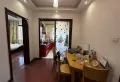 小区环境优美，出行方便，交通便利，离学校近房子干净利落，户型11